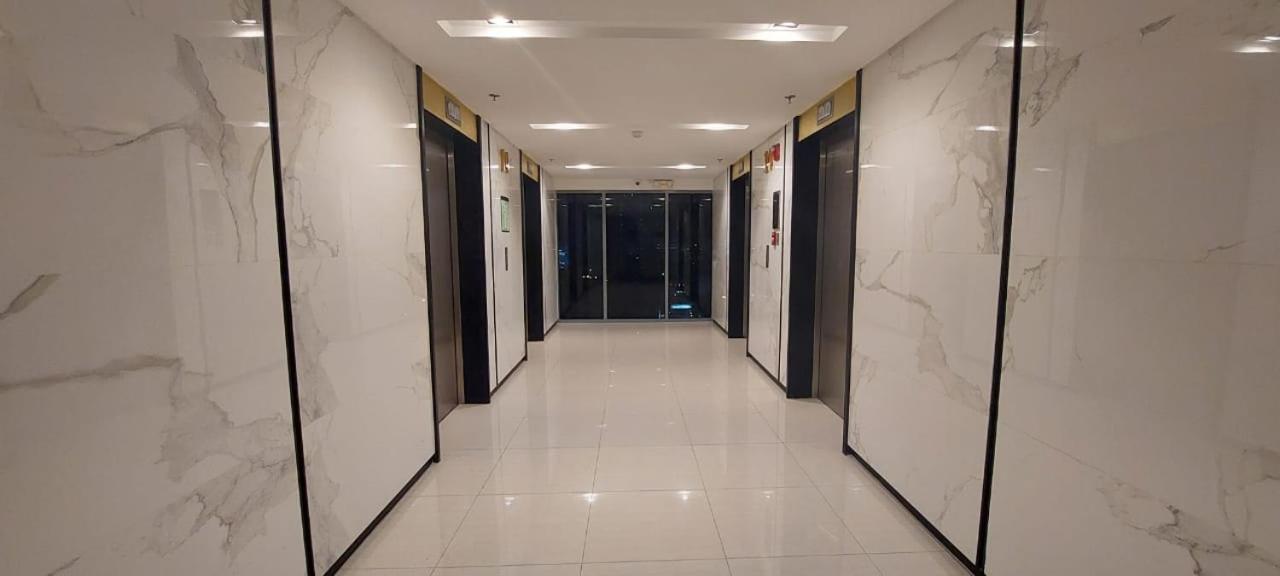 One Bedroom Condo Unit Fame Residences Manila Kültér fotó