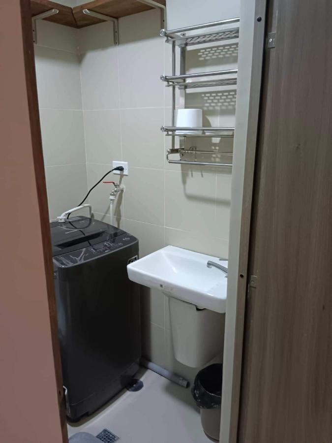 One Bedroom Condo Unit Fame Residences Manila Kültér fotó